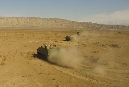 Təlimlərdə qoşunların yerdəyişməsi icra olunub - VİDEO