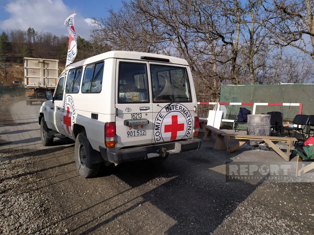 ICRC vehicles freely use Khankandi-Lachin road