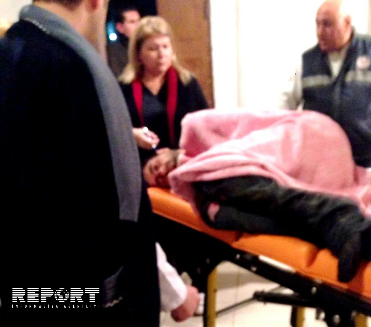 Bakıda küçədə huşsuz kişi tapılıb - FOTO