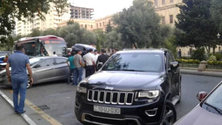 Bakıda xəsarətlə nəticələnən yol-nəqliyyat hadisəsi baş verib
