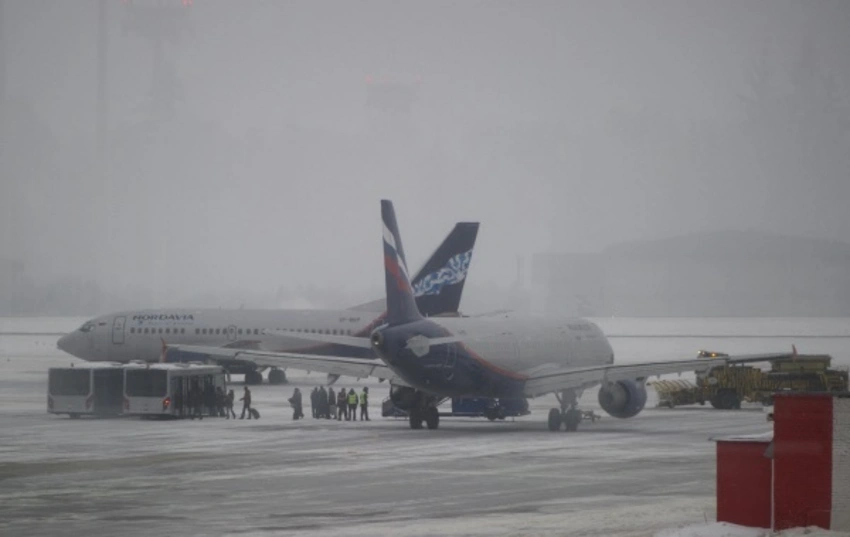 Moskva aeroportunda iki sərnişin təyyarəsi toqquşub