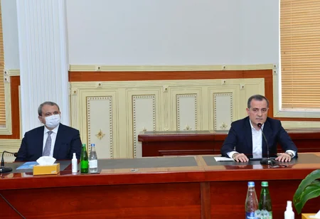 Ceyhun Bayramov BDU-da tələbələrə mühazirə oxuyub