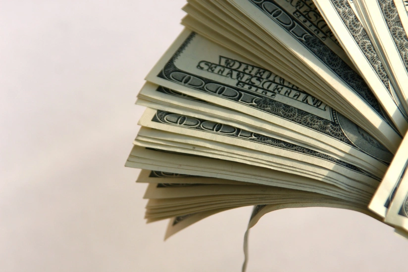 Report: US dollar will fall in price in Azerbaijan in coming months