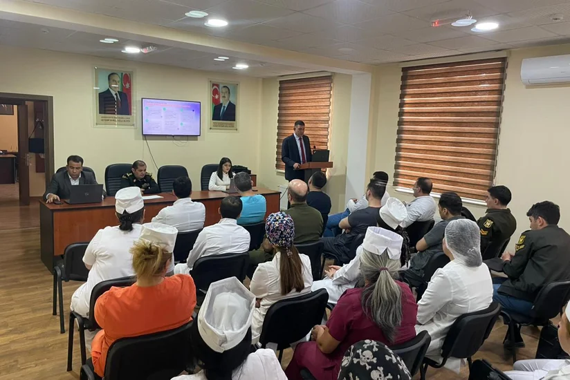 Gəncə Hərbi Hospitalında icbari tibbi sığorta ilə bağlı maarifləndirici tədbir keçirilib