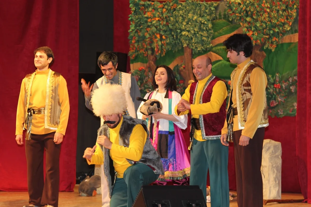 ​Azərbaycanın özəl teatrının yeni - Tıq-tıq xanım tamaşasının premyerası olub - FOTO