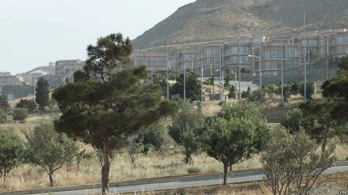 Prokuror Dostluq parkı ərazisinin qanunsuz satılmasında təqsirləndirilən şəxsə dair qərardan protest verib