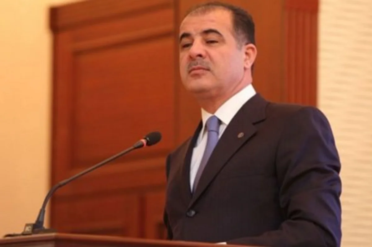 Prezident Elmar Vəliyevi təltif edib