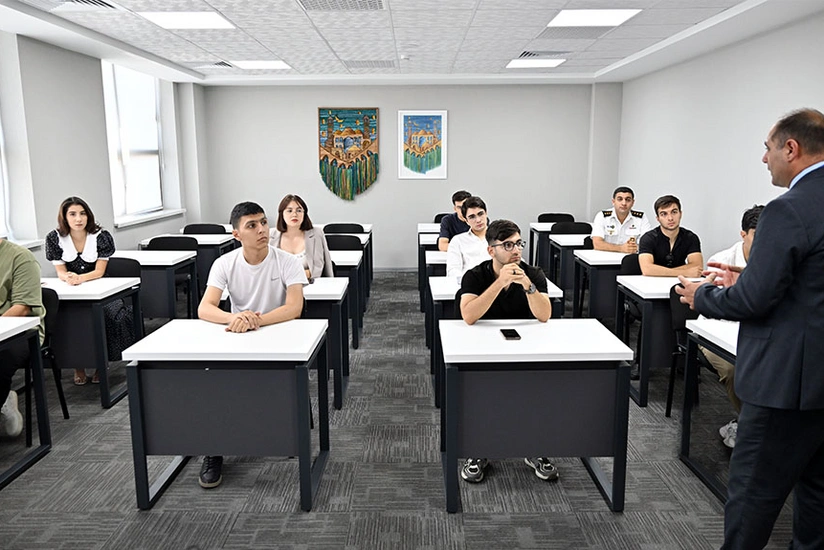 Milli Müdafiə Universitetinin stendi sərgidə nümayiş olunub