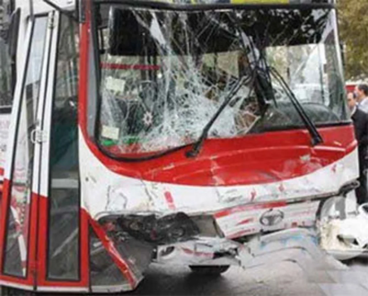 Passenger buses crash, 3 injured in Baku
