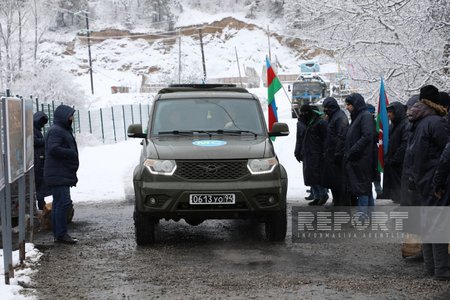 По дороге Ханкенди - Лачын беспрепятственно проехали 62 автомобиля российских миротворцев