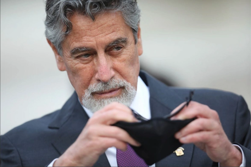 Peru prezidenti koronavirusdan peyvənd olundu