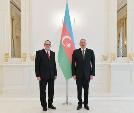 Prezident İlham Əliyev üç ölkənin Azərbaycanda yeni təyin olunmuş səfirlərinin etimadnamələrini qəbul edib
