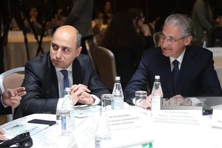 Ulu öndərin 100 illik yubileyinə həsr olunan simpozium keçirilib