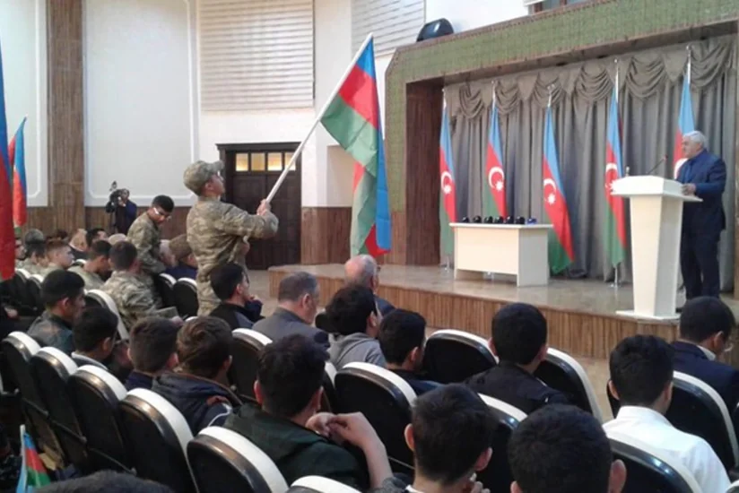 Kürdəmirdə hərbi xidmətini başa vurmuş gənclər təntənəli mərasimlə qarşılanıb