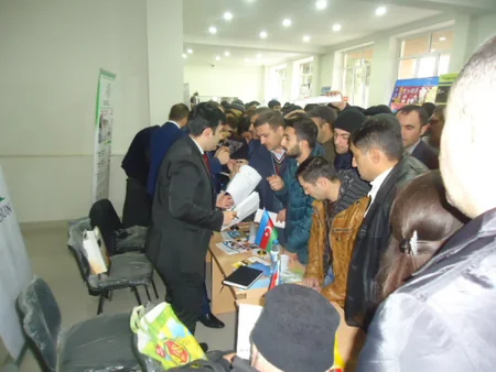 Sumqayıtda əmək yarmarkası keçirilib, 420 vakant iş yeri təklif olunub