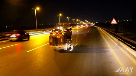 Bakıda bəzi yollarda xətlənmə işləri aparılır