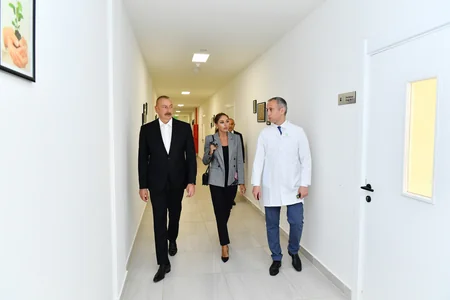İlham Əliyev və Mehriban Əliyeva “Grand-Agro İnvitro” MMC-nin müəssisəsi ilə tanış olub