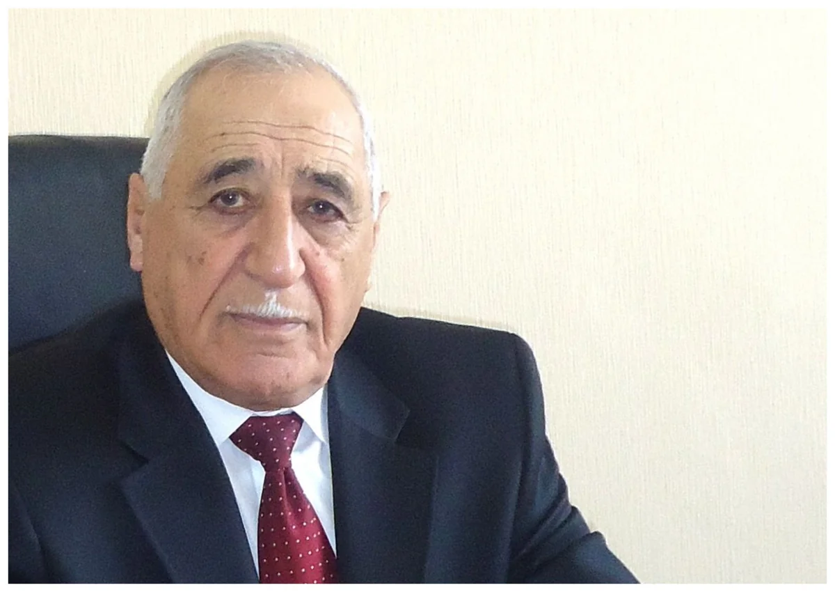 Prezident İlham Əliyev 90 yaşlı akademiki təltif edib
