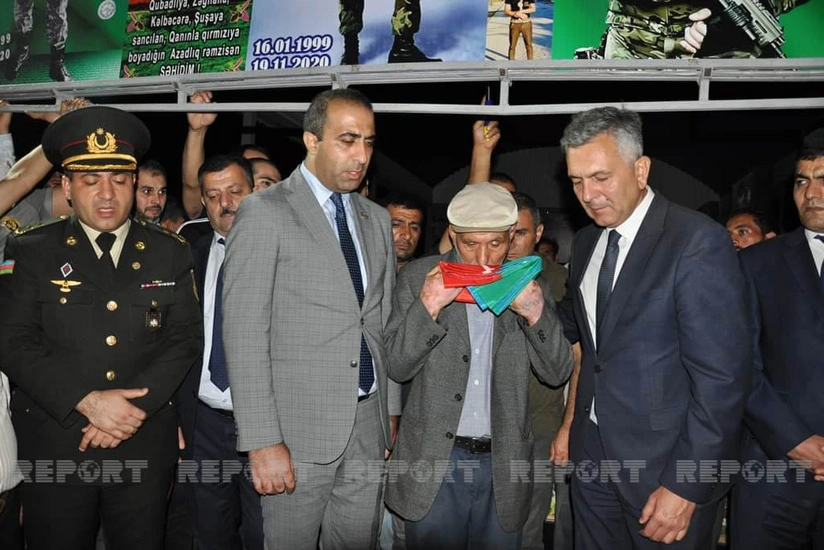 Şəhid gizir Məhəmməd Məmmədov Biləsuvarda torpağa tapşırılıb