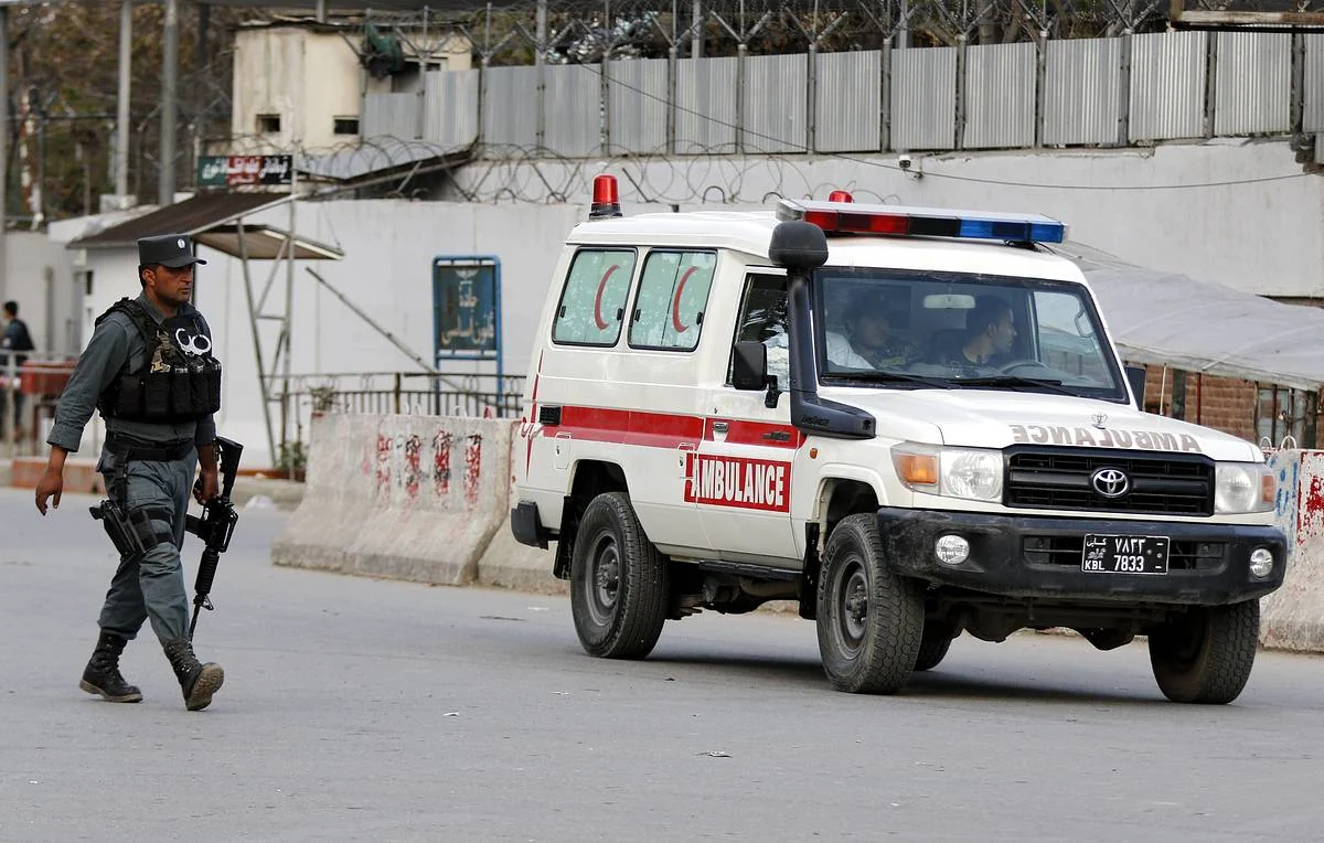 Тропический шторм Лайонрок достиг Гонконга