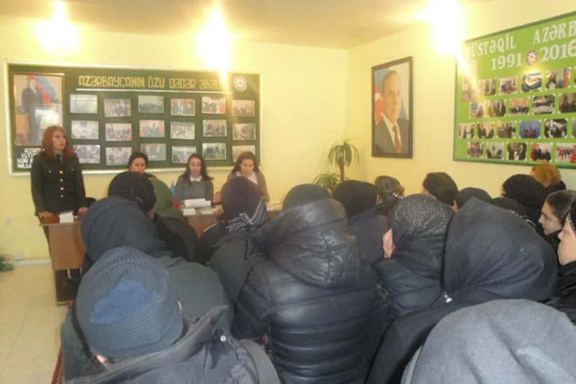 Bakıdakı qadın cəzaçəkmə müəssisəsində məhkumlarla seminar-treninq keçirilib