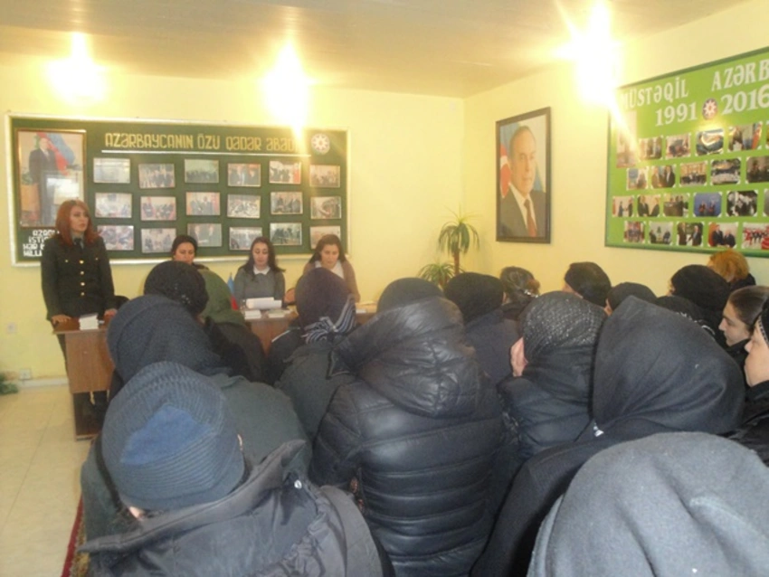 Bakıdakı qadın cəzaçəkmə müəssisəsində məhkumlarla seminar-treninq keçirilib