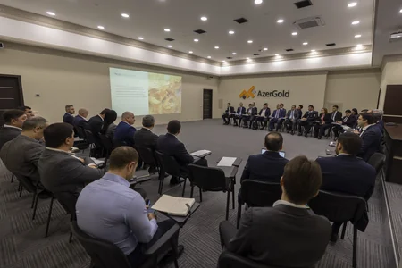“AzerGold” qeyri-filiz faydalı qazıntı yataqları ilə bağlı seminar keçirib
