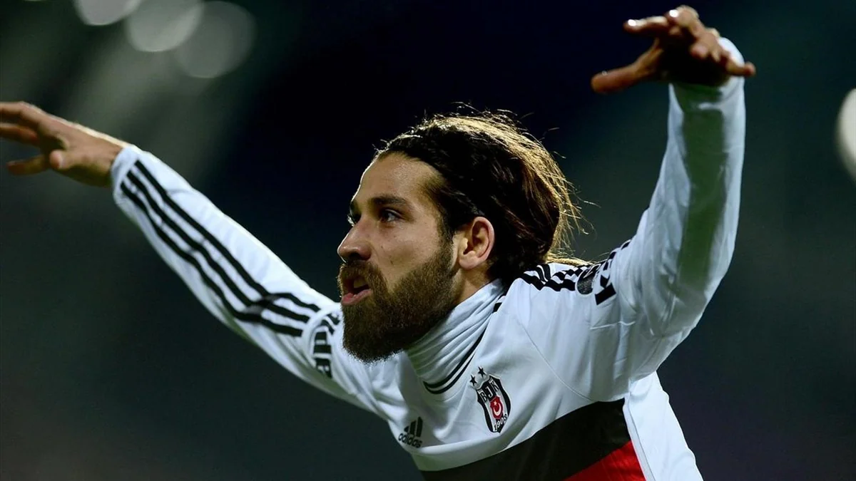 Trabzonspor klubu Beşiktaşın futbolçusunu transfer edib
