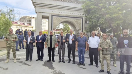 В Нахчыване в День памяти посещены могилы шехидов