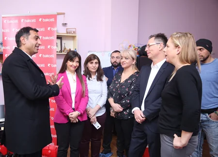 “Bakcell” və PwC xüsusi qayğıya ehtiyacı olan uşaqları dəstəkləmək üçün səylərini birləşdirir