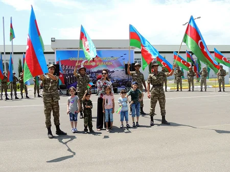 Azərbaycanın hərbi hissələrində bayram tədbirləri keçirilir