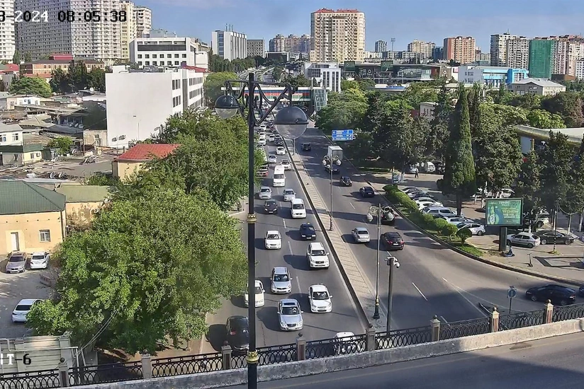 Bakının bəzi yollarında tıxac yaranıb - SİYAHI