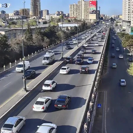 Bakının bir sıra yollarında tıxac yaranıb