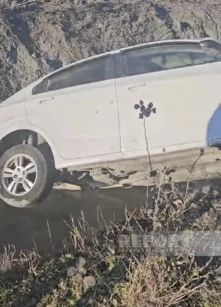 Qəbələdə avtomobil kanala aşıb, xəsarət alanlar var