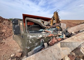 Sumqayıtda hasar KamAZın üzərinə aşıb, sürücü hadisə yerində ölüb