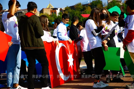 Tbilisidə Zəfər Gününə həsr olunan fləşmob keçirilib
