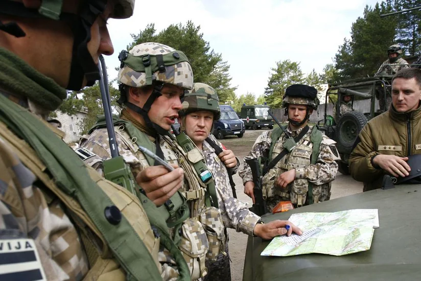 Латвия создаст спецотряд пограничников после вторжения белорусских вертолетов в Польшу