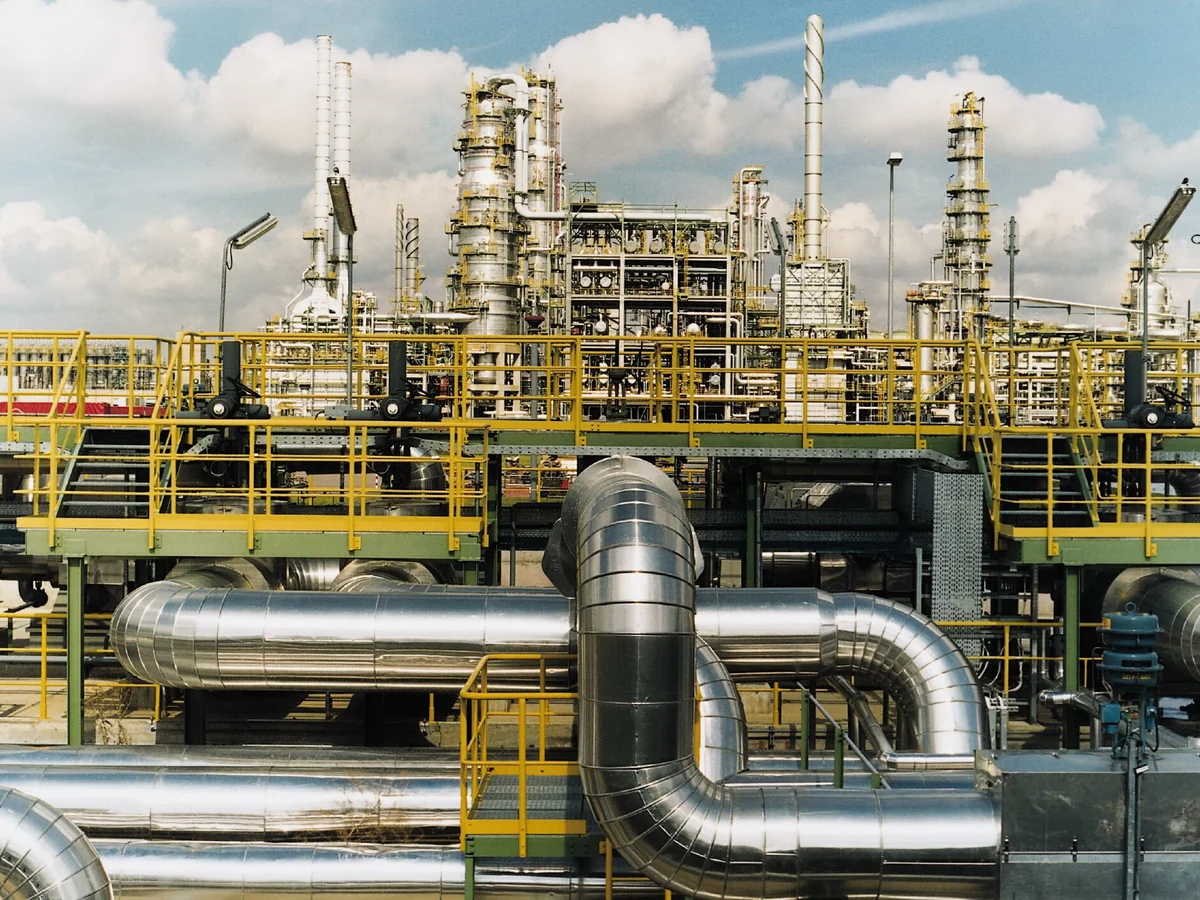 Heydər Əliyev adına Neft Emalı Zavodunun planlı təmiri təxirə salınır