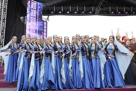 Cıdır düzündə “Xarıbülbül” festivalının açılış konserti olub