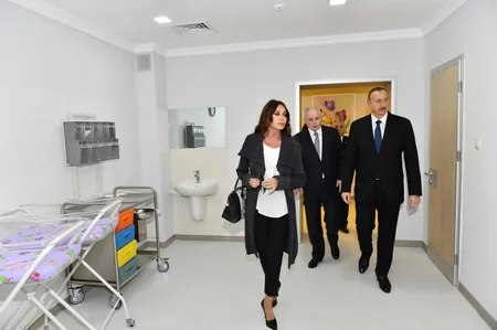 Azərbaycan Prezidenti Zərdab Rayon Mərkəzi Xəstəxanasında yaradılan şəraitlə tanış olub