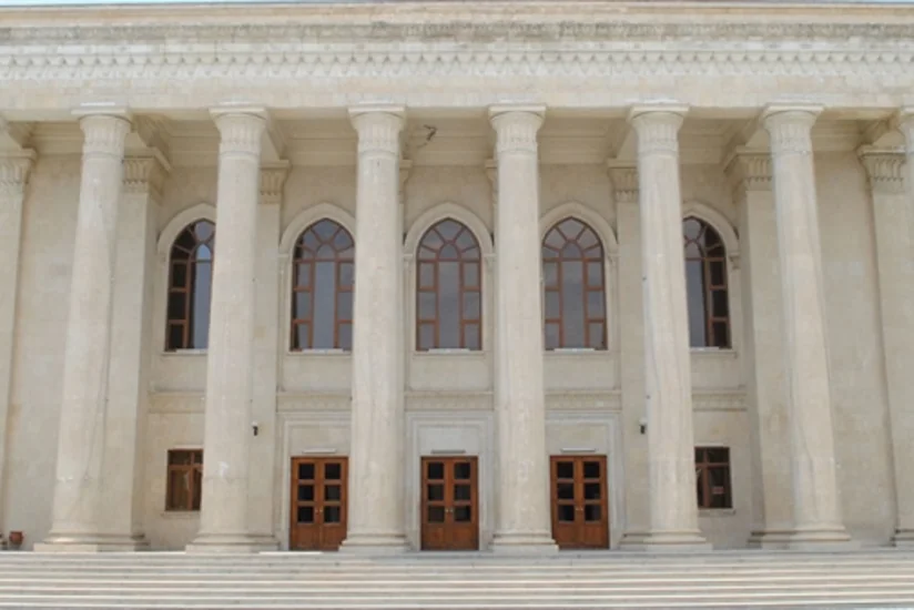 Direktor: Təmirlə əlaqədar Sumqayıt Dövlət Dram Teatrında fasilə yaranmayıb