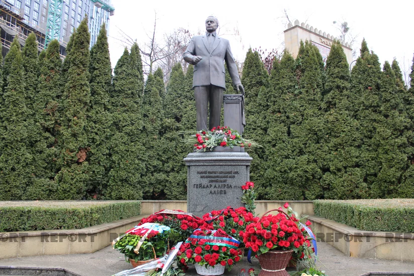 В Украине почтили память великого лидера Гейдара Алиева