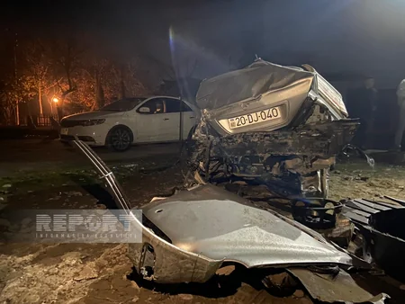 Kürdəmirdə avtomobil yoldan çıxaraq aşıb, xəsarət alan var