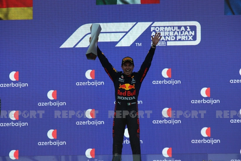 Azerbaijan Grand Prix: Formula 1 main race starts