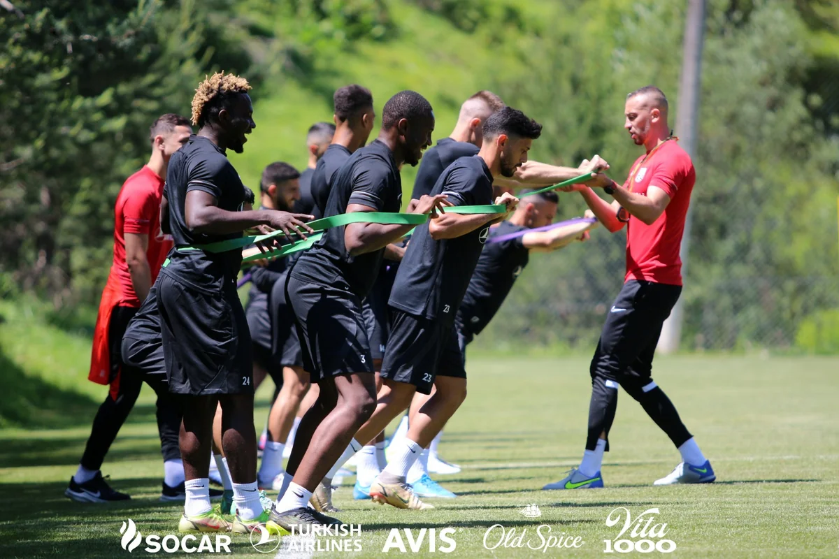 Сегодня Нефтчи встретится с турецким клубом