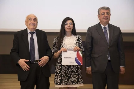 SOCAR-ın daxili təqaüdünü qazanmış tələbələrə plastik kartlar təqdim olundu