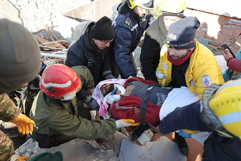 Спустя 108 часов в турецком Хатае спасли женщину
