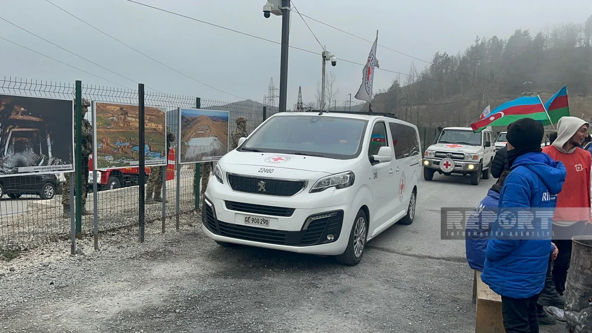 Проехавшие в направлении Лачына автомобили МККК вернулись в Ханкенди