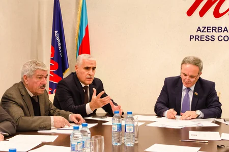 Azərbaycan Mətbuat Şurası 2 KİV-i qara siyahıya salıb, 1 qəzetə xəbərdarlıq edib