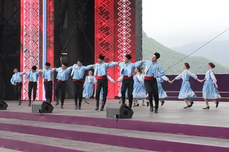 Cıdır düzündə “Xarıbülbül” festivalının açılış konserti olub